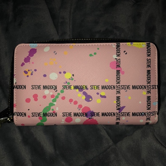 Steve Madden Blush Splatter Paint ZA Wristlet - Picture 4 of 4